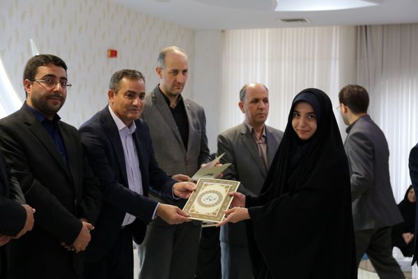 آیین تجلیل از برگزیدگان جشنواره قرآن عترت و نماز آذربایجان شرقی