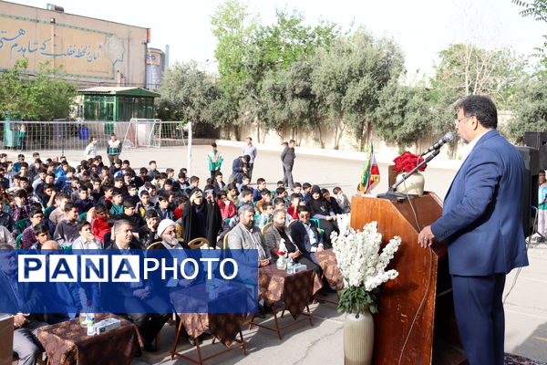 مراسم چهارشنبه‌های امام رضایی در مدرسه پیام غدیر آموزش و پرورش منطقه 14 تهران 