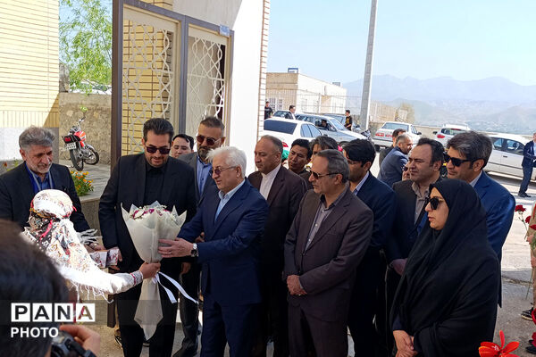 آیین زنگ سپاس معلم در هنرستان نور هل اتی حصار گرمخان