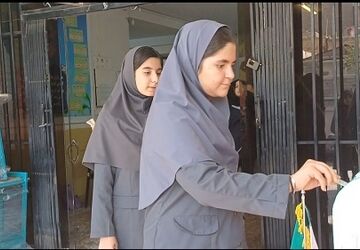 هدف از جشن عاطفه‌ها آموزش عملی کمک‌رسانی به دانش‌آموزان است