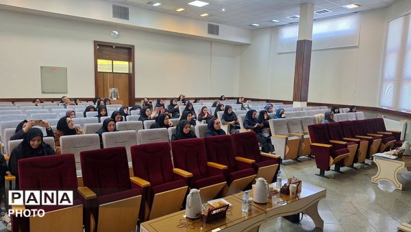 توانمندسازی معلمان ابتدایی برای آموزش مصرف بهینه انرژی