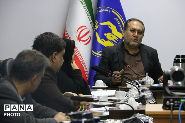 نشست توجیهی «جشن عاطفه‌ها» در یزد با همکاری کمیته امداد و سازمان دانش‌آموزی