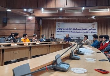 کارگروهی و نظم، محور اصلی شادپیمایی سی‌امین جشنواره بین‌المللی تئاتر کودک و نوجوان است