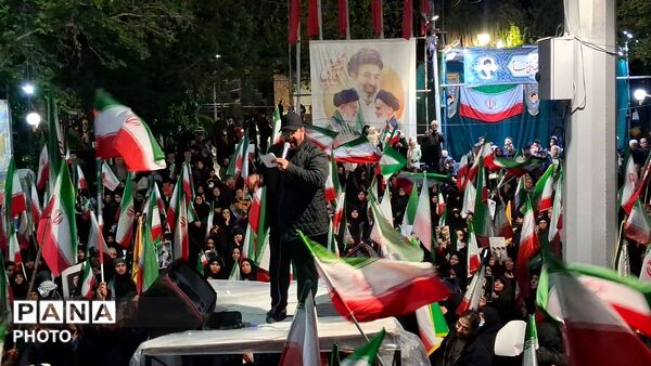 سی و سومین شب از انقلاب با شکوه مردم کاشمر