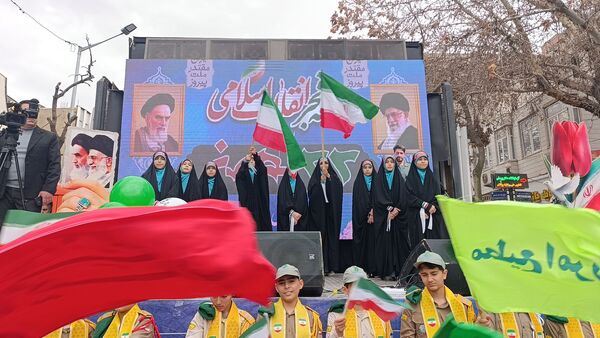 حضور چشمگیر مردم بجنورد در راهپیمایی ۲۲ بهمن