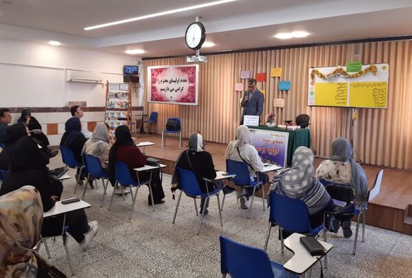 انتخابات انجمن اولیا و مربیان در دبیرستان فرزانگان قائمشهر