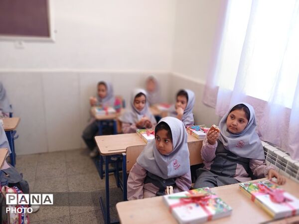 جشن شکوفه‌ها؛ آغاز یک فصل تازه برای کلاس‌اولی‌های ابن‌سینا