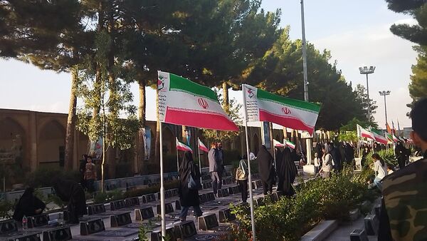 غبارروبی مزار شهدا توسط مسئولین شهرستان نیشابور انجام شد 