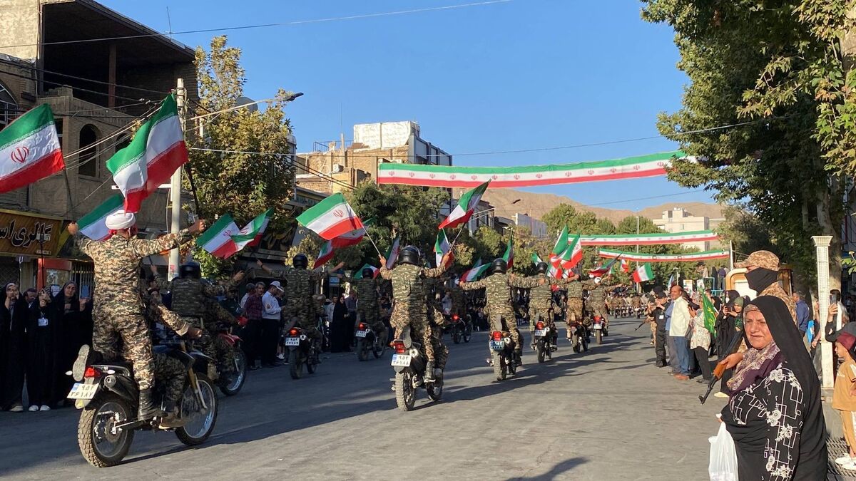 شکوه جان‌فدایی در قاب رژه دفاع مقدس