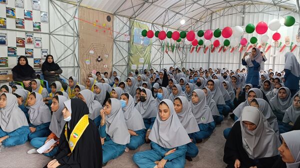 جشن۲۲بهمن در دبیرستان شاهد شهید مصلحی