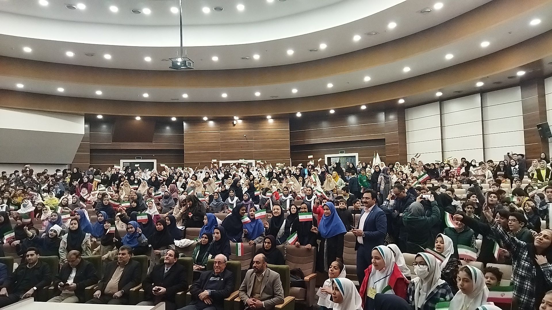 همایش بزرگ همیاران طبیعت و آموزش همگانی حفاظت از محیط زیست در منطقه پردیس 
