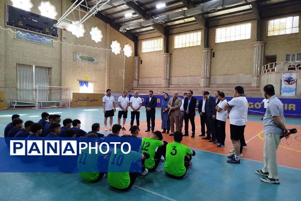 برگزاری اردوی انتخابی تیم ملی دانش آموزی فوتسال با حضور جمعی از مسئولان در ناحیه دو شهرری 