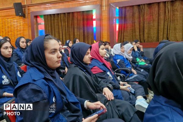 تبیین اهمیت رسانه در تربیت