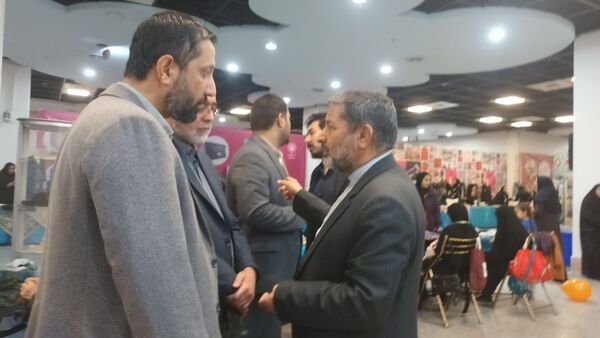 ایوان هنر، گفتگویی بدون کلام از دستان هنرمند بانوان مشهدی است