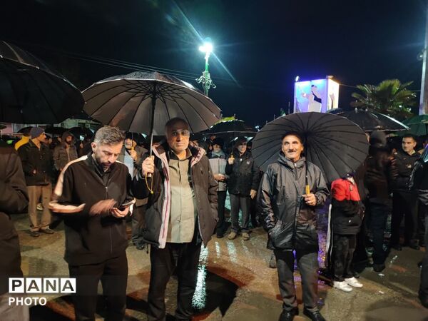 حضوری حماسی در زیر باران و سرما در شهرستان اجتماعات دیشب شهرستان کوهدشت 