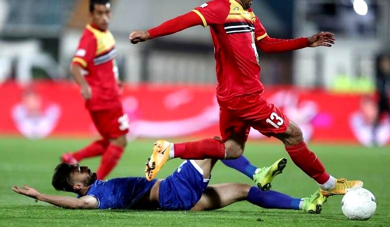 ورزشگاه آزادی میزبان استقلال - نساجی 