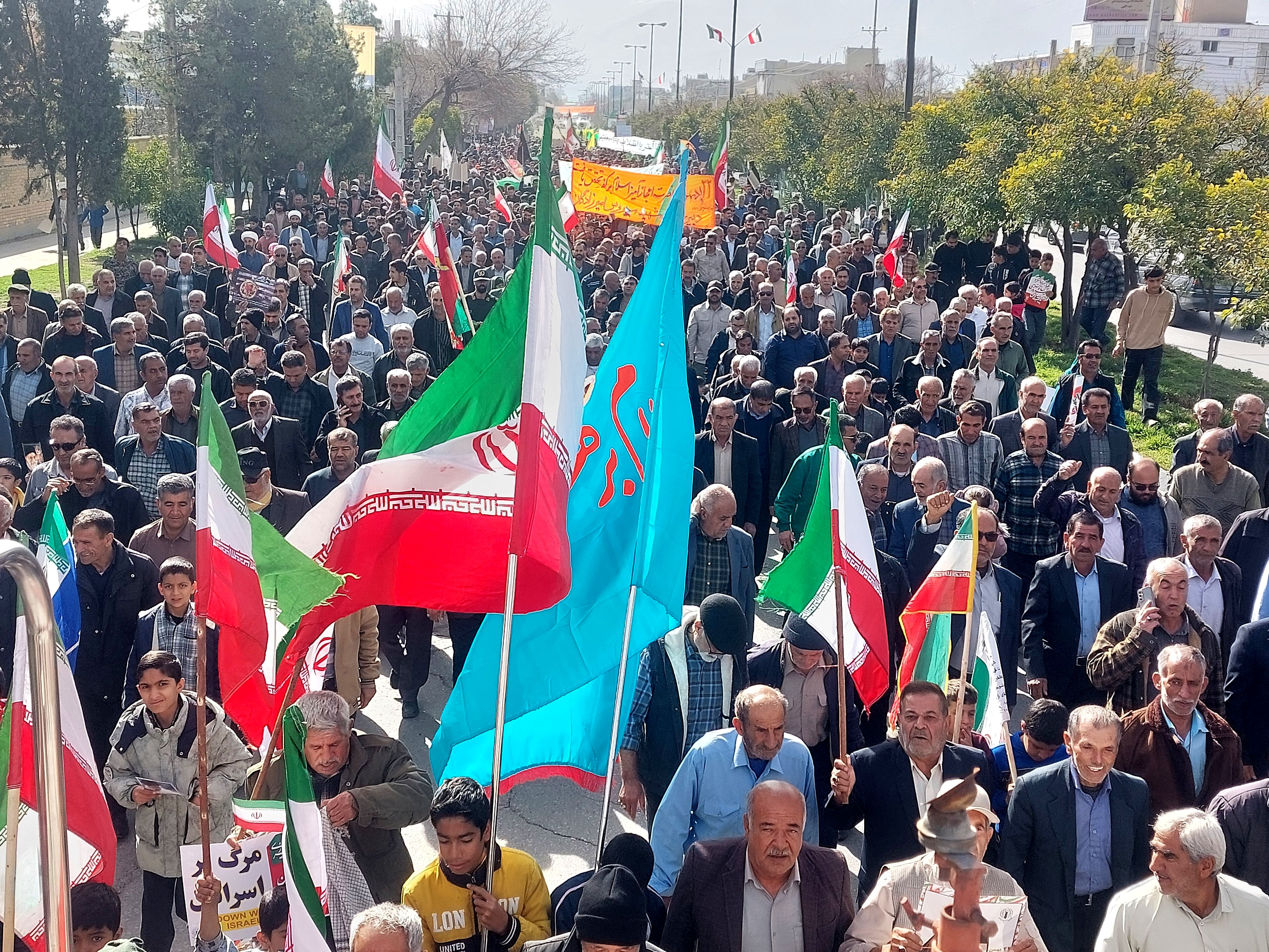 حضور آگاهانه مردم شهرستان کوار در راهپیمایی ۲۲ بهمن