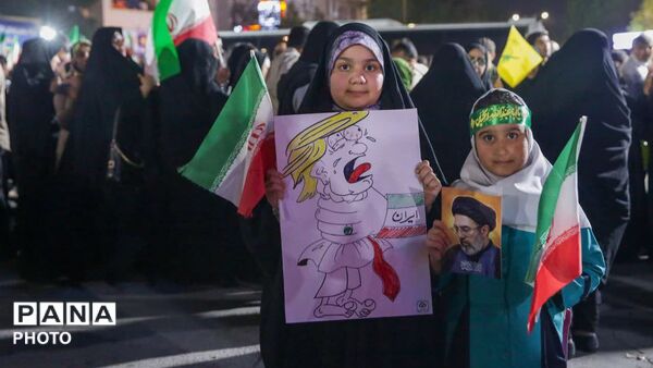 حضوری از جنس نور در خیابان‌های کرج