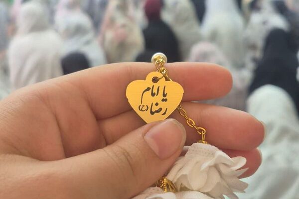 اعتکاف دانش‌آموزی رباط‌کریم با پرچم‌گردانی حضرت ابوالفضل(ع)