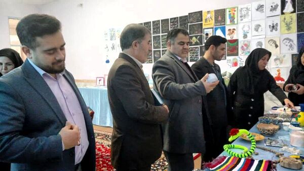 برگزاری نمایشگاه هفته هنرهای مدرسه (ماها) در آموزشگاه نمونه دولتی فدک فاروج