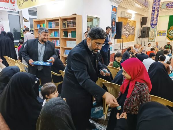 پرچم متبرک امام رضا (ع) در جشن ولادت امام رئوف در مسجد امام حسن عسکری (ع) بجنورد 