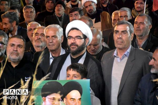 پنجاه‌وهفت شب مقاومت و وفاداری در قروه؛ تجدید پیمان در میدان سردار سلیمانی