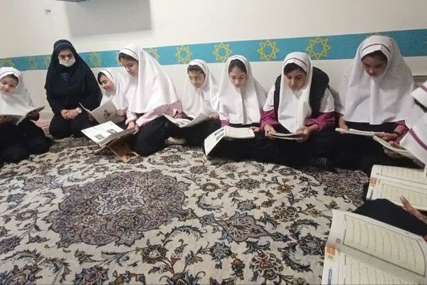 برگزاری محافل انس با قرآن در مدارس ابتدایی  رودهن 