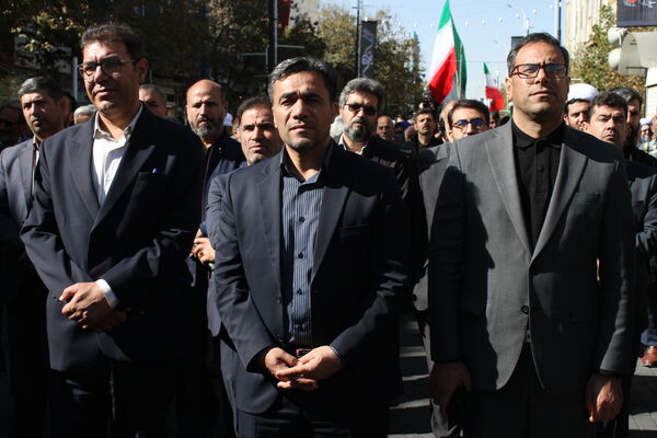 حضور پرشور دانش آموزان زنجانی در راهپیمایی ۱۳ آبان