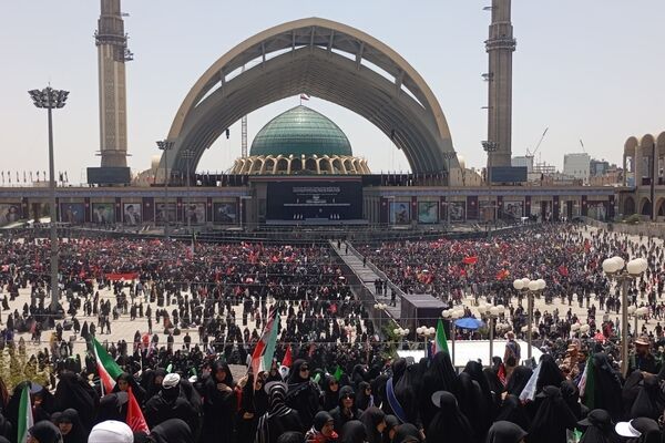 میعادگاه وداع تهران در سوگ خورشید 