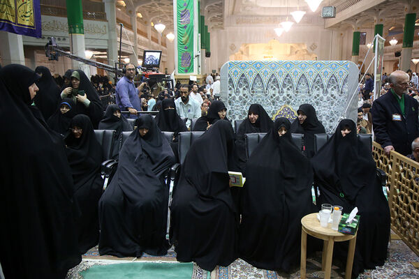 مراسم اربعین شهدای خدمت از سوی رهبر معظم انقلاب در قم 