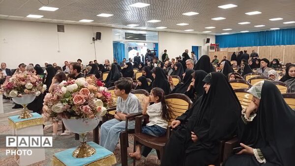 آیین جشن تولد فرزندان شهدا در مسجد مقدس جمکران