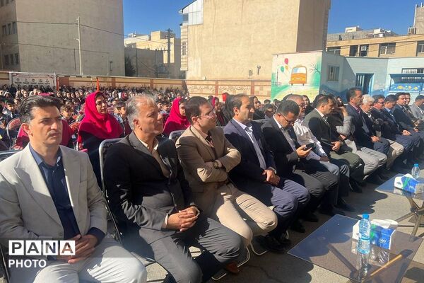 جشن شکوفه‌ها در ملارد؛ آغاز یک مسیر شیرین برای دانش‌آموزان کلاس اولی