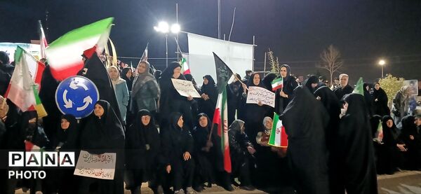 چهل و چهارمین راهپیمایی مردم ساوجبلاغ در خون‌خواهی رهبر شهیدشان 