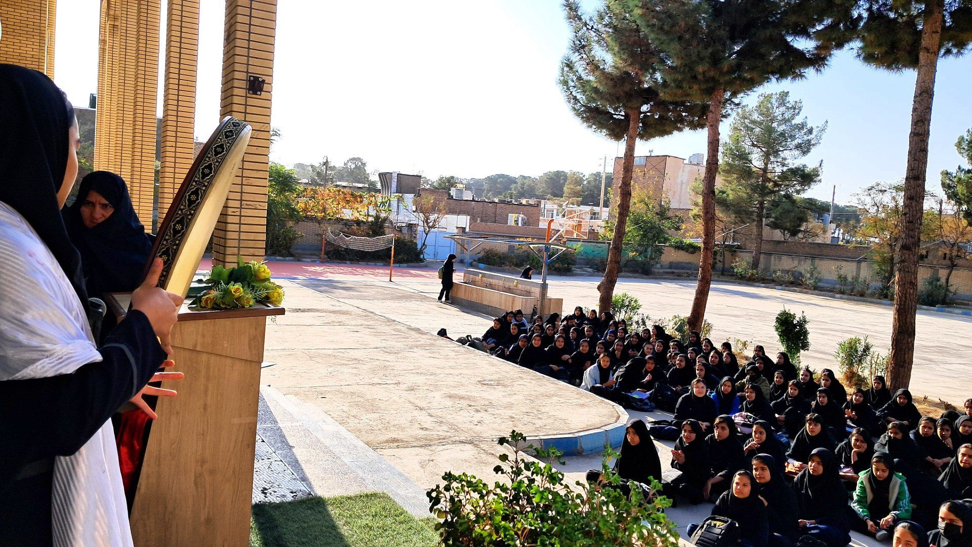 جشن میلاد حضرت زینب در دبیرستان حضرت زینب 