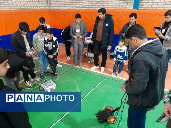 نمایش استعدادها و ایده‌ها