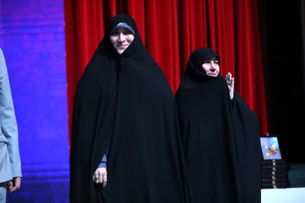آیین تقدیر از برگزیدگان بیست و ششمین جشنواره تئاتر استان قم