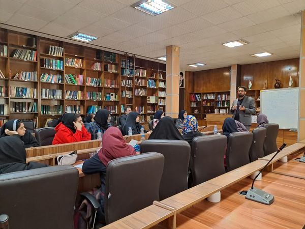 آموزش خبرنگاری ویژه دانش‌آموزان منطقه ۱۰