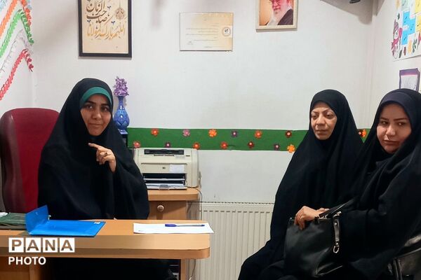 بازدید مدیر اداره تعلیم و تربیت شهرستانهای استان تهران از کودکستان فدک ناحیه دو شهرری 