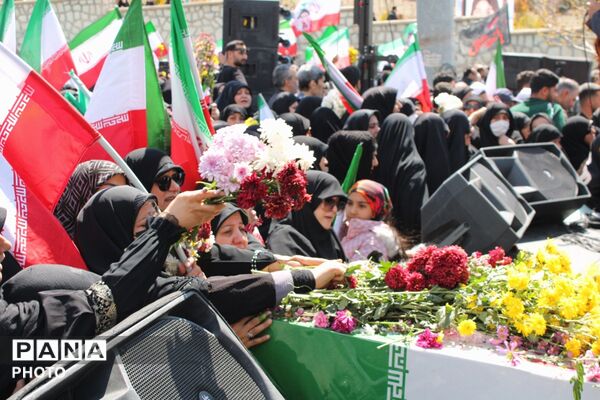 تشییع پیکر خانوداه شهید دکتر حسین طاهری در پردیس