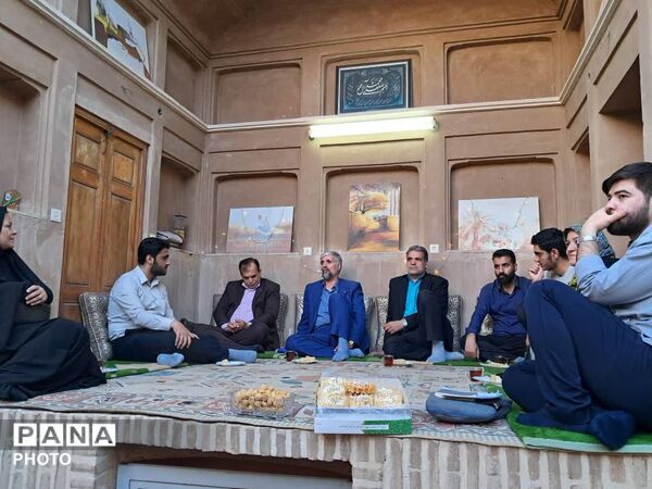 بازدید معاون تشکیلات سازمان دانش‌آموزی کشور از موکب «نوجوان مبارز» و «امام رضا (ع)»