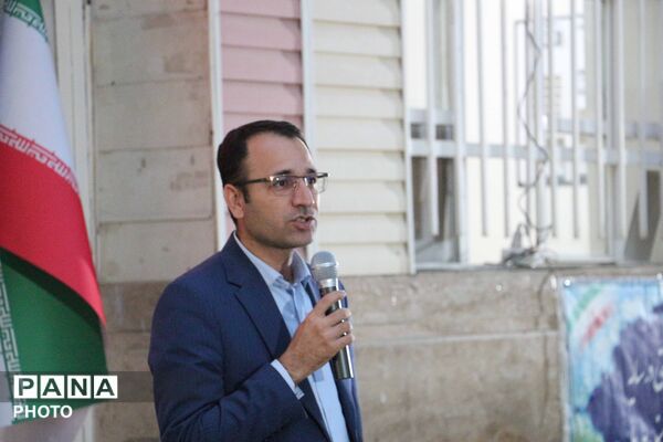 جشن شکوفه‌ها در مدرسه ۱۷ شهریور بجنورد با یاد دختران شهید میناب
