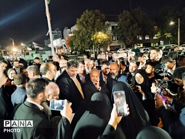 نماز جماعت بزرگ دانش‌آموزان مشهدی همزمان با اجلاس سراسری نماز 
