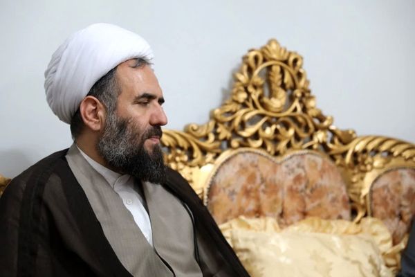 کوتاه آمدن در برابر دشمنان موجب تقویت آن‌ها می‌شود