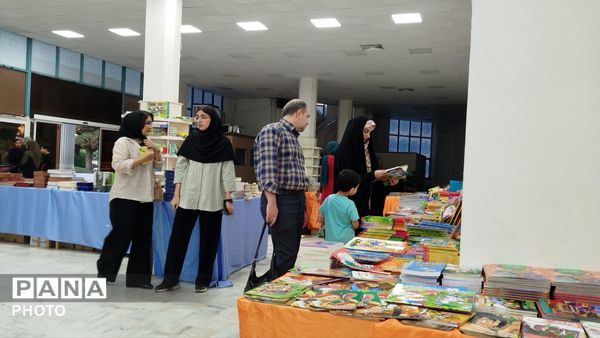 آغوش باز فرهنگسرای سیمرغ برای کتاب‌خوانان