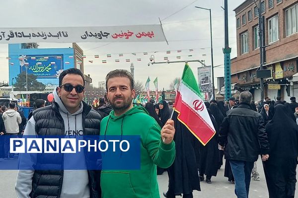 حضور اقشار مختلف مردم شهرری در راهپیمایی ۲۲ بهمن