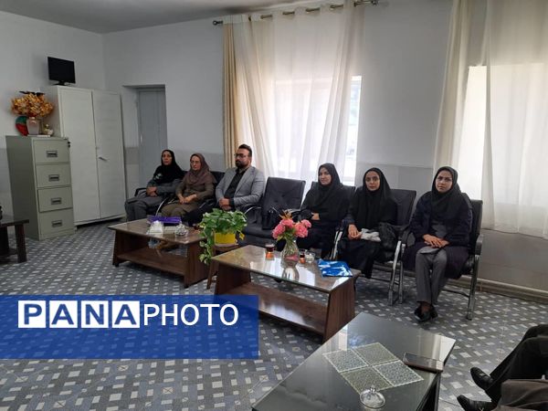 بازدید تیم کارشناسی اداره‌کل آموزش و پرورش استان یزد از واحدهای آموزشی خاتم 