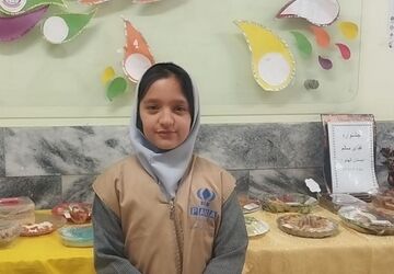جشنواره غذای سالم در دبستان دخترانه الهام یک ناحیه دو