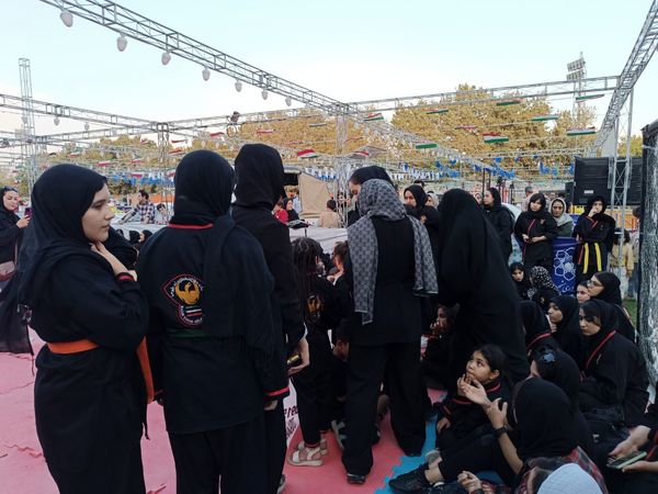 میدان‌نمایی رزم‌آوران طوس در قلب مشهد