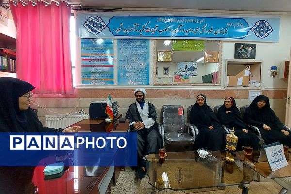 بازدید سرپرست معاونت پرورشی اداره آموزش و پرورش کهریزک از دبیرستان زنده‌یاد الهام شریعت