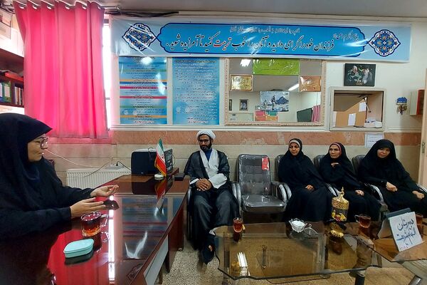 بازدید سرپرست معاونت پرورشی اداره آموزش و پرورش کهریزک از دبیرستان زنده‌یاد الهام شریعت